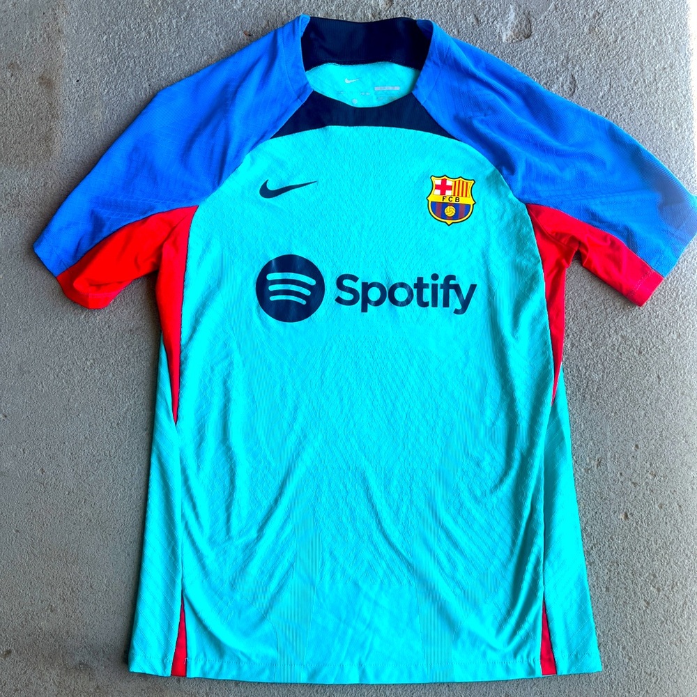 Nike FC Barcelona Football Soccer Jersey size Med Dri Fit Spotify Gavi